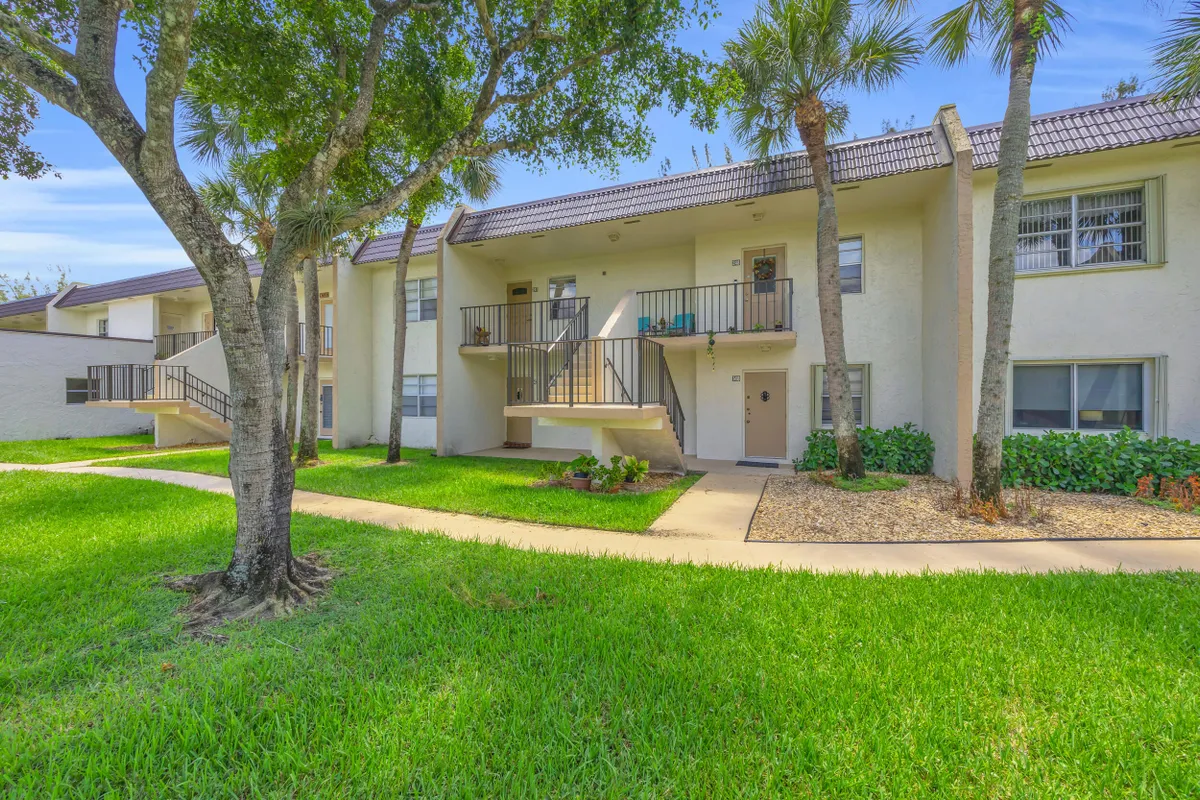Property Slideshow image 1 of 29 | 150 lake meryl dr apt 247, West Palm Beach, FL, 33411