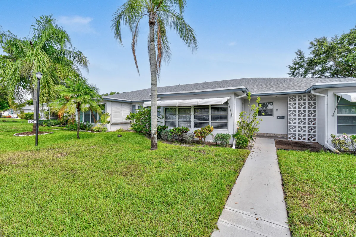 Property Slideshow image 1 of 36 | 1097 circle ter c, Delray Beach, FL, 33445