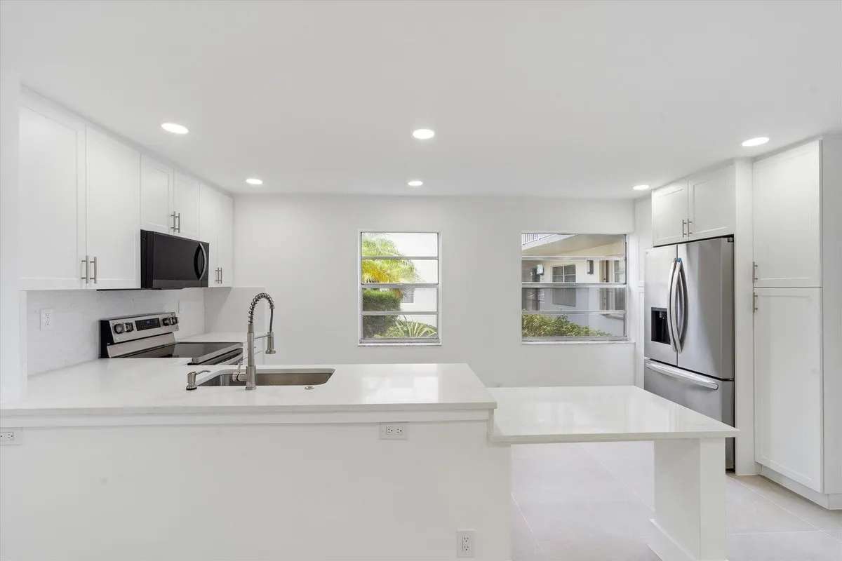 Property Slideshow image 1 of 25 | 578 burgundy m m, Delray Beach, FL, 33484