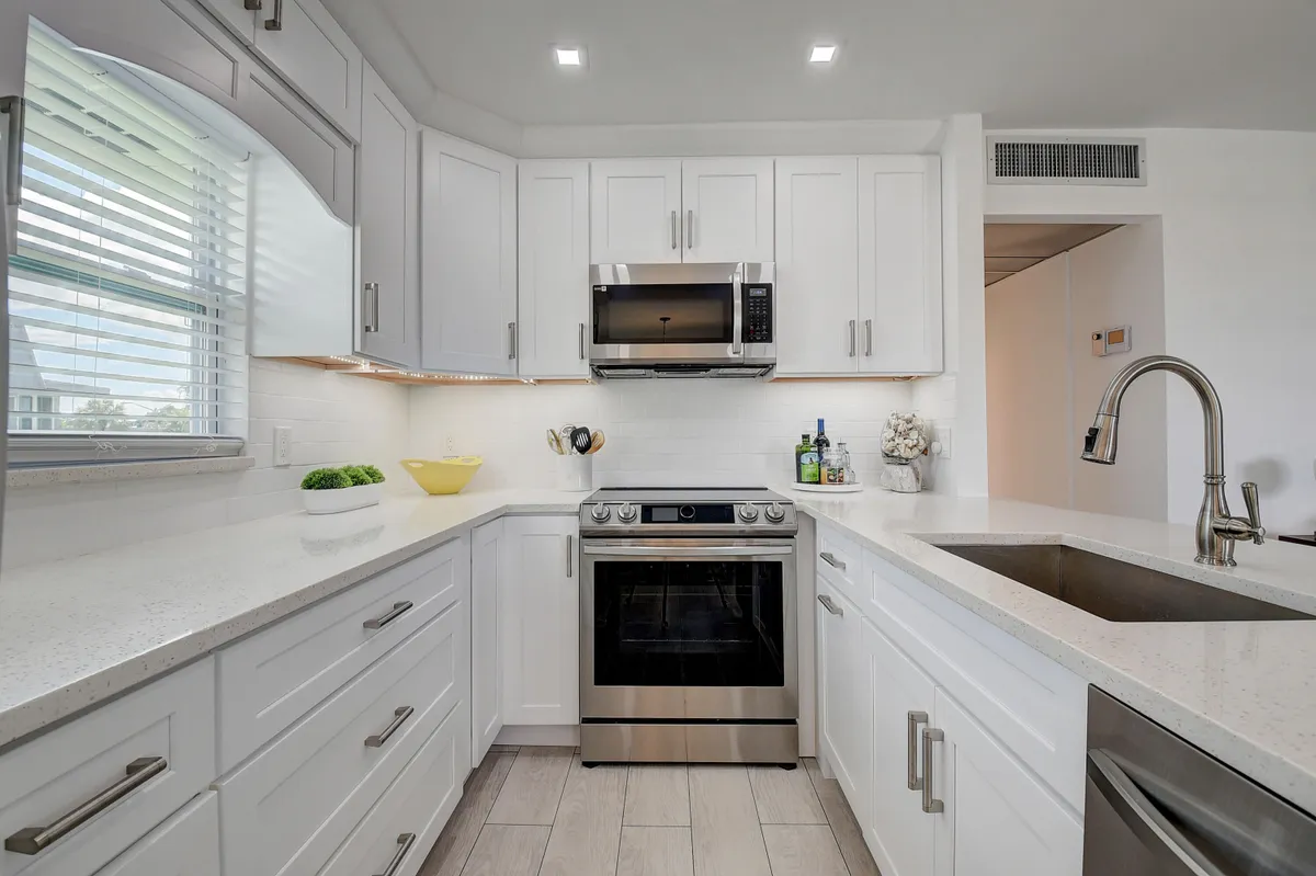 Property Slideshow image 1 of 36 | 461 brittany j, Delray Beach, FL, 33446
