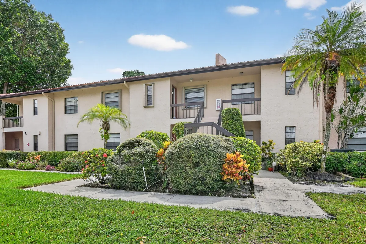 Property Slideshow image 1 of 34 | 9268 vista del lago apt 26d, Boca Raton, FL, 33428