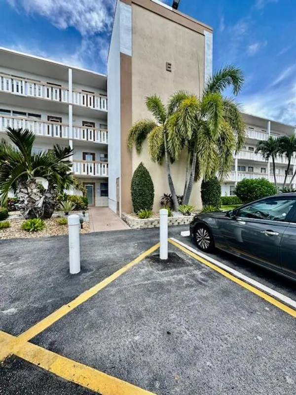 Property Slideshow image 1 of 27 | 4091 cornwall e unit e, Boca Raton, FL, 33434