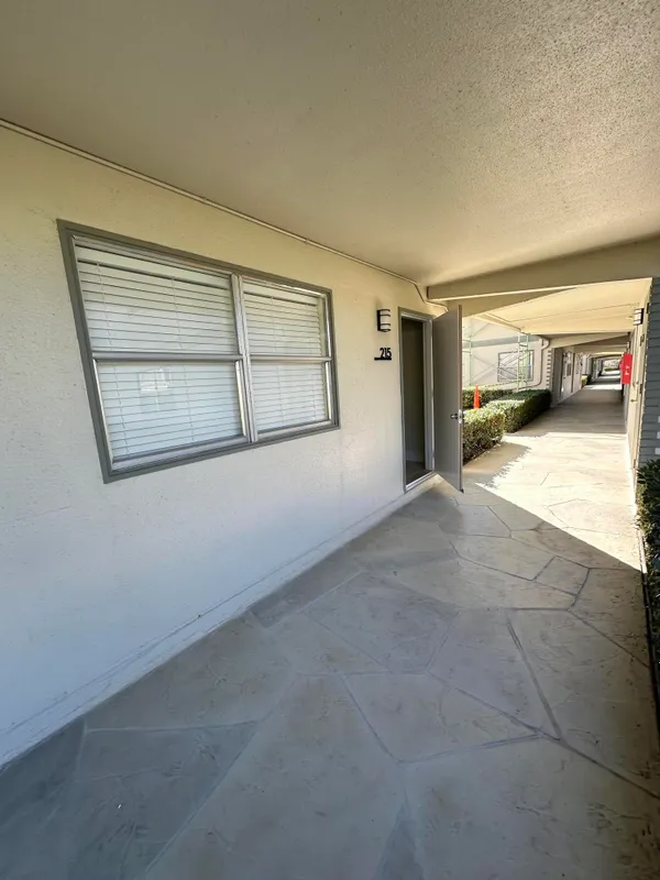Property Slideshow image 1 of 29 | 215 flanders e unit e, Delray Beach, FL, 33484