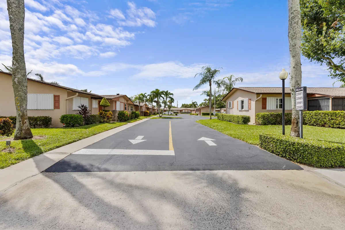 Property Slideshow image 1 of 25 | 2995 crosley dr w b, Greenacres, FL, 33415