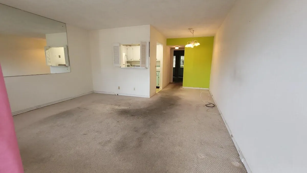 Property Slideshow image 1 of 34 | 208 kent m, West Palm Beach, FL, 33417