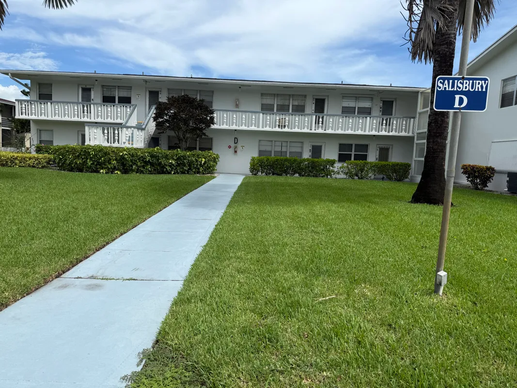 Property Slideshow image 1 of 25 | 75 salisbury d, West Palm Beach, FL, 33417