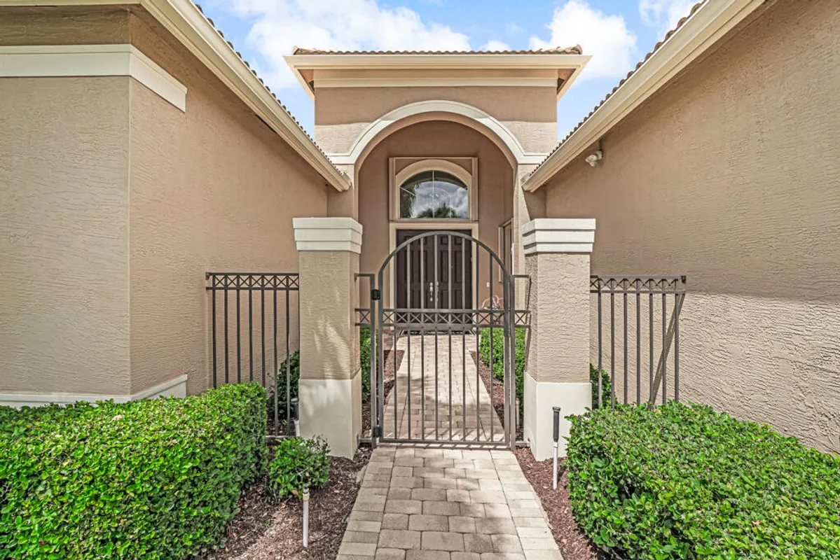 Property Slideshow image 1 of 62 | 10606 whitewind cir, Boynton Beach, FL, 33473