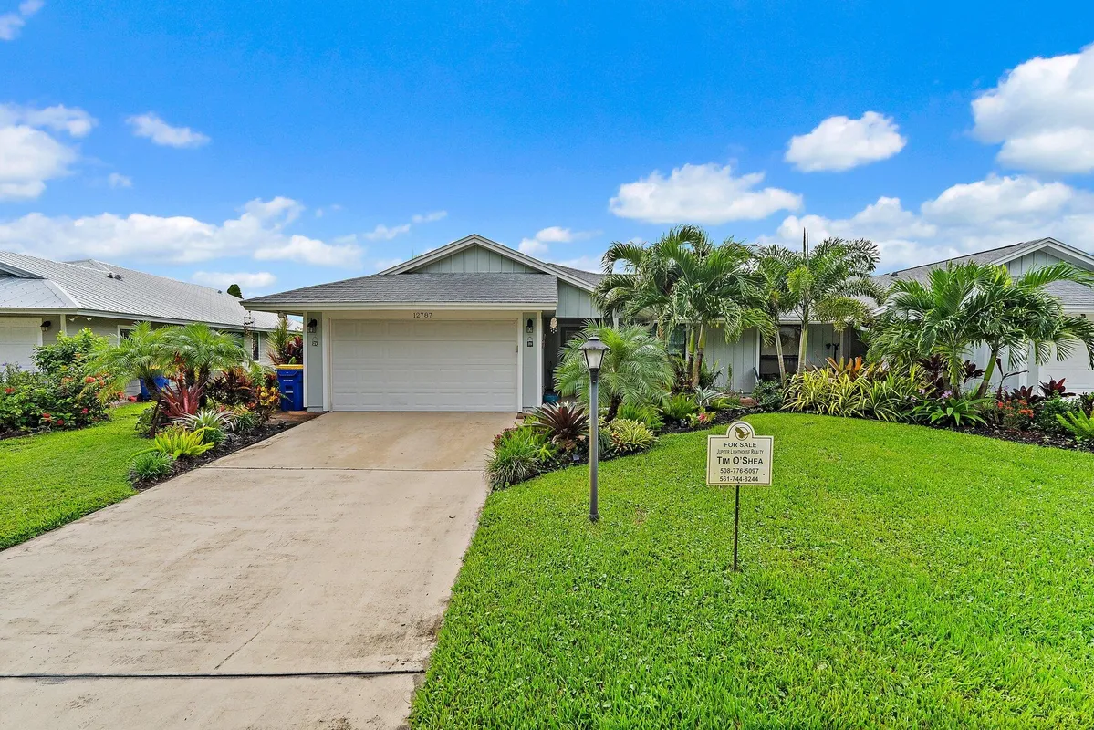 Property Slideshow image 1 of 54 | 12787 se pinehurst ct, Hobe Sound, FL, 33455