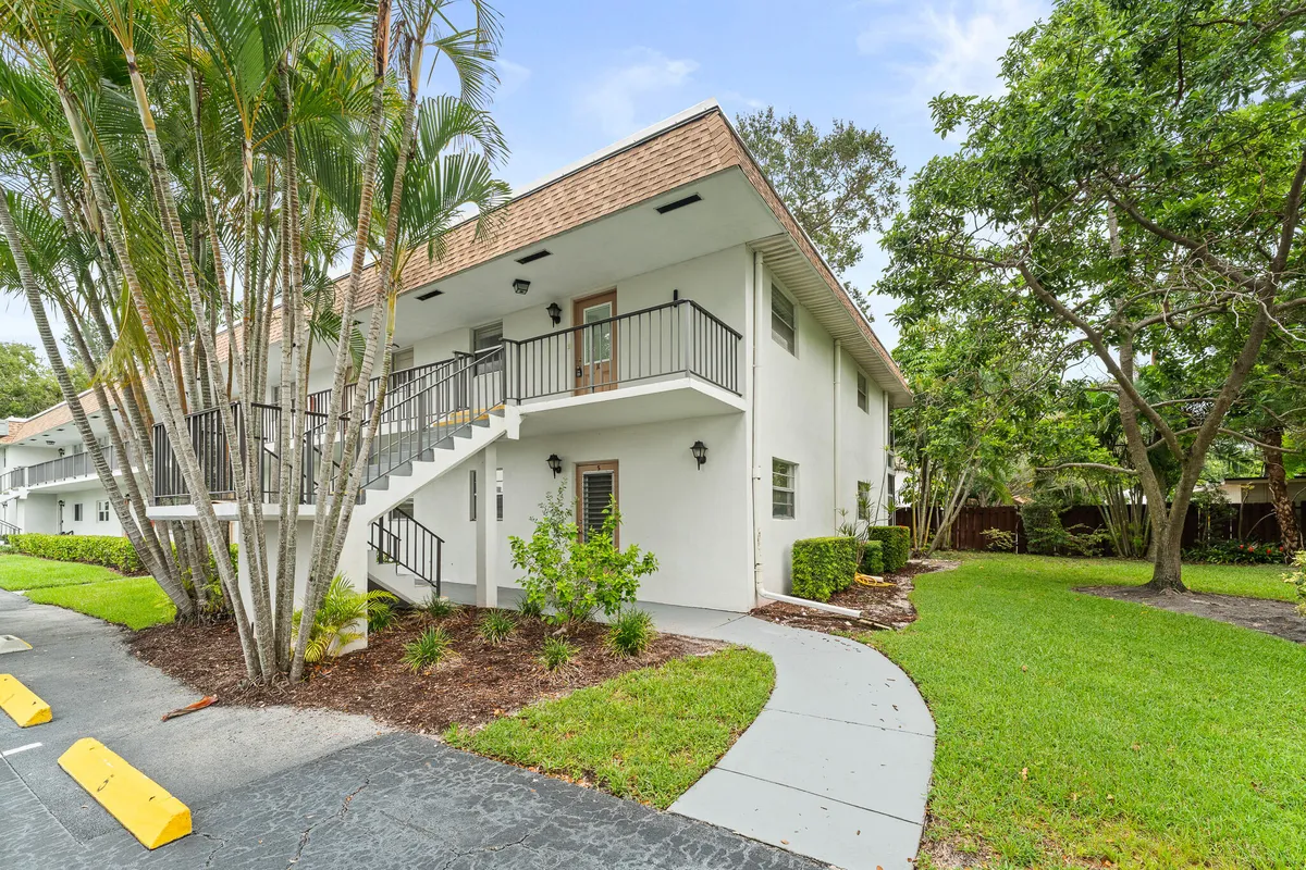 Property Slideshow image 1 of 34 | 2950 se ocean blvd 1-10, Stuart, FL, 34996