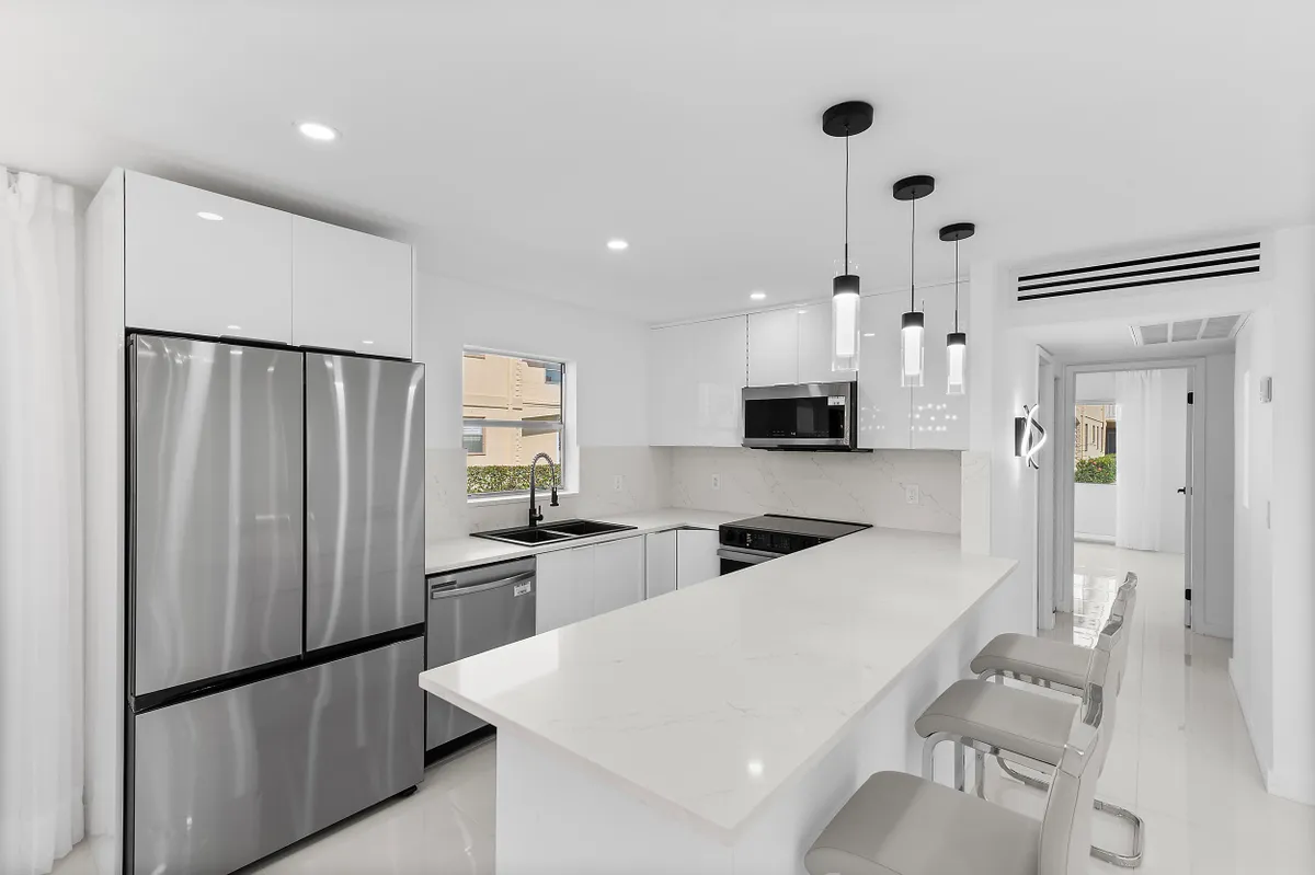 Property Slideshow image 1 of 31 | 200 saxony e unit e, Delray Beach, FL, 33446