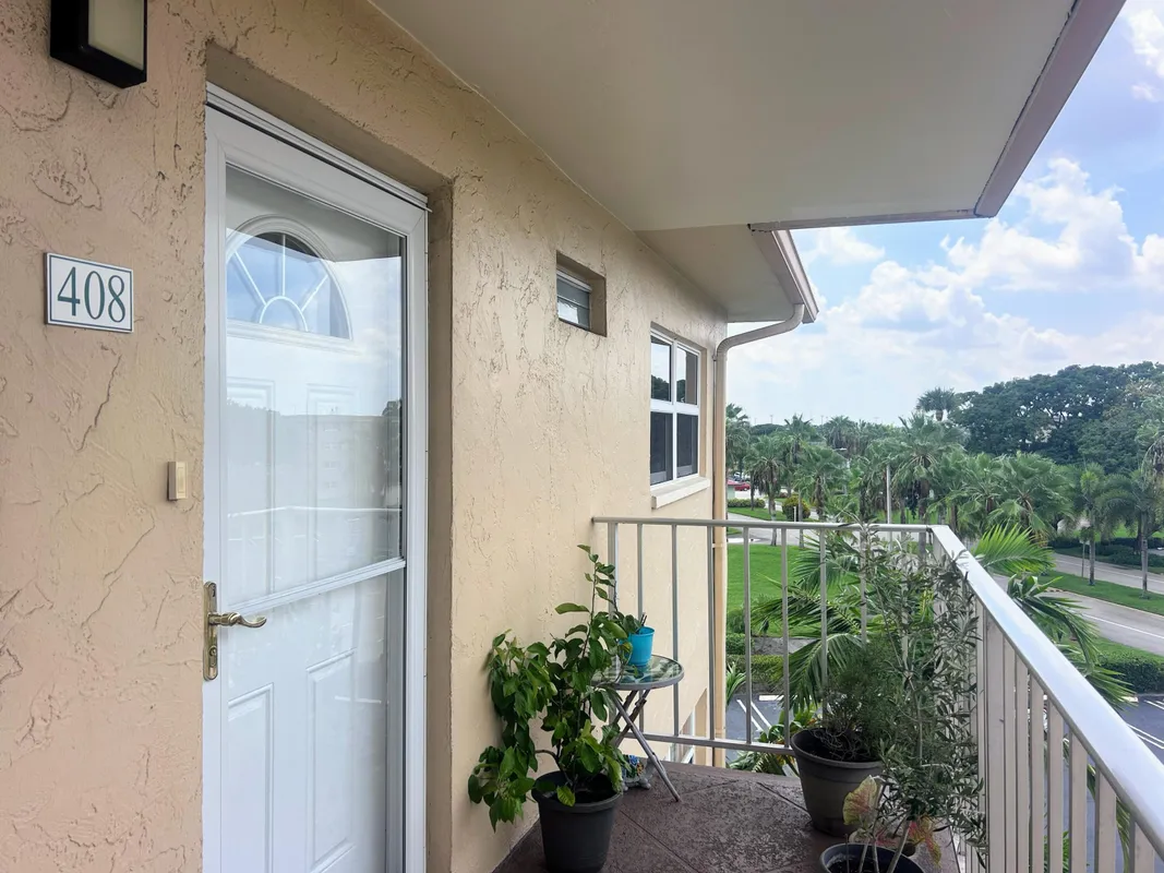 Property Slideshow image 1 of 46 | 2520 ne 1st ct apt 408, Boynton Beach, FL, 33435