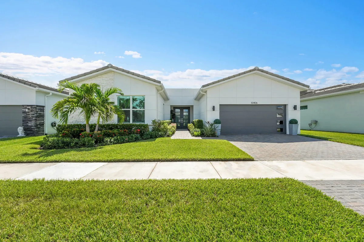 Property Slideshow image 1 of 40 | 10406 sw aquila way, Port Saint Lucie, FL, 34987
