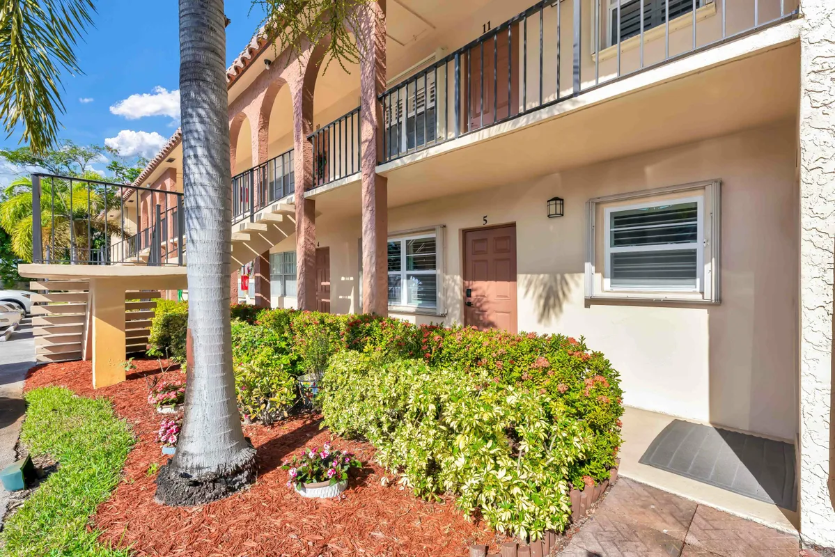 Property Slideshow image 1 of 31 | 2600 s kanner hwy y5, Stuart, FL, 34994