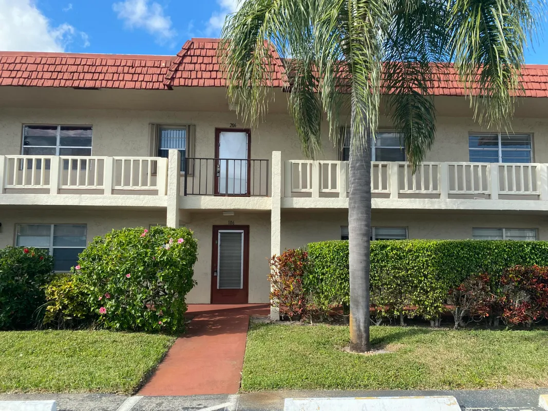 Property Slideshow image 1 of 15 | 3 abbey ln apt 206, Delray Beach, FL, 33446