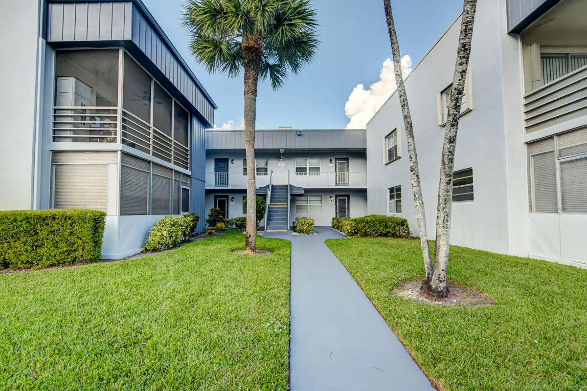 Property Slideshow image 1 of 16 | 42 burgundy a, Delray Beach, FL, 33484