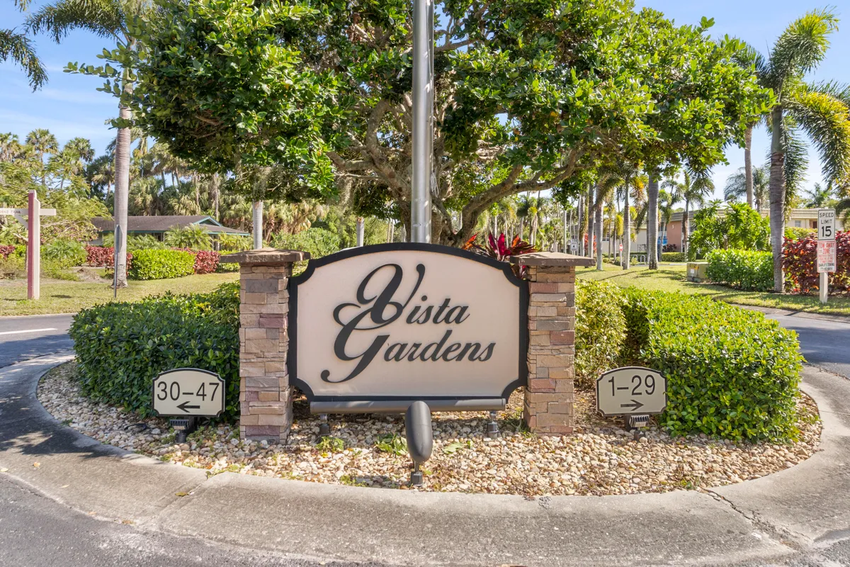 Property Slideshow image 1 of 45 | 25 vista gardens trl 107, Vero Beach, FL, 32962