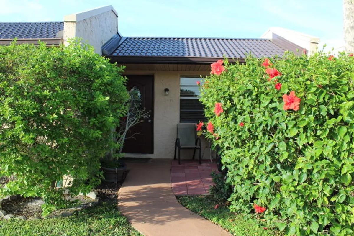 Property Slideshow image 1 of 44 | 149 lake gloria dr, West Palm Beach, FL, 33411