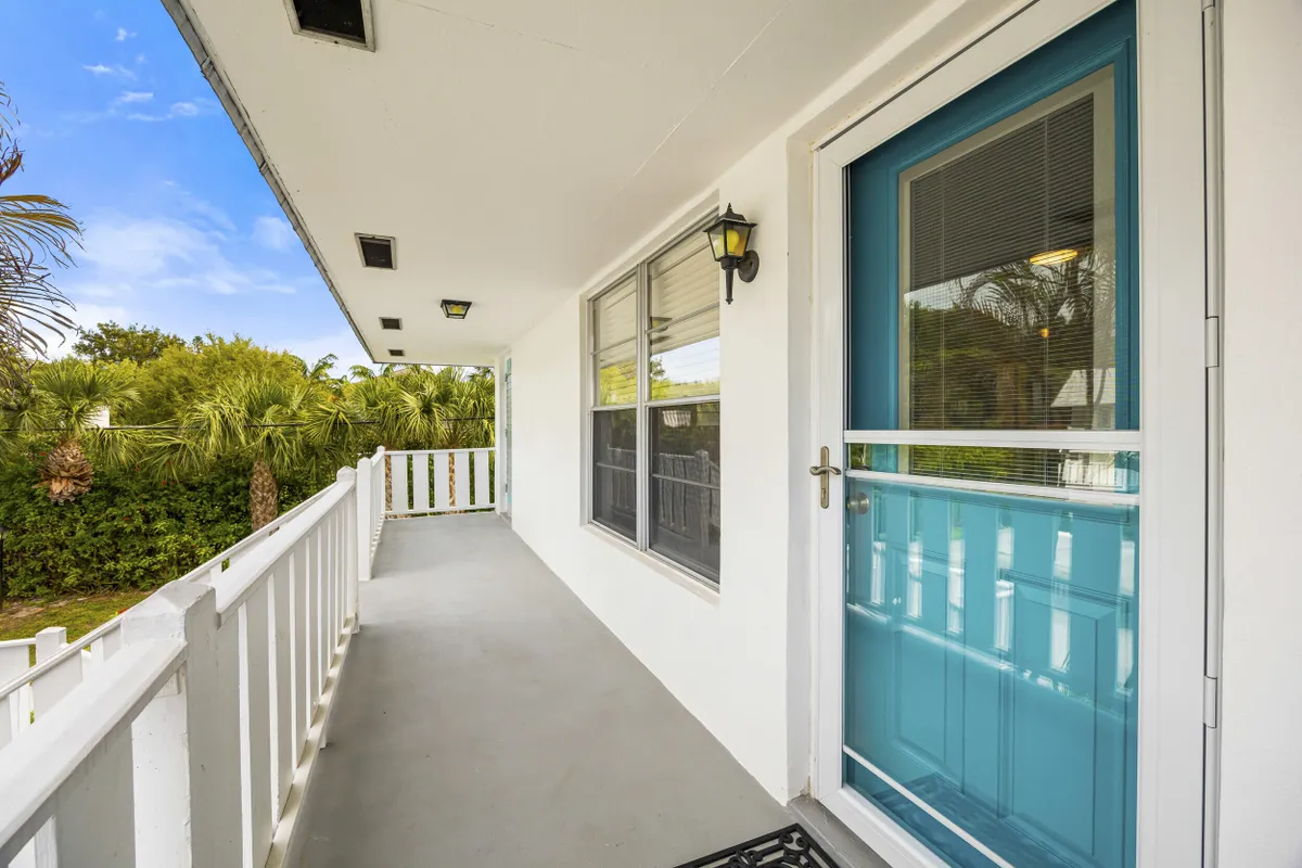 Property Slideshow image 1 of 37 | 2929 se ocean blvd 105-10, Stuart, FL, 34996