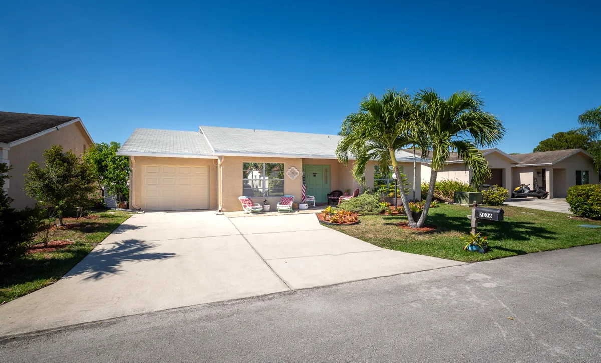 Property Slideshow image 1 of 33 | 7076 pine manor dr, Lake Worth, FL, 33467