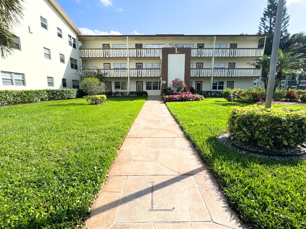 Property Slideshow image 1 of 49 | 484 mansfield l, Boca Raton, FL, 33434