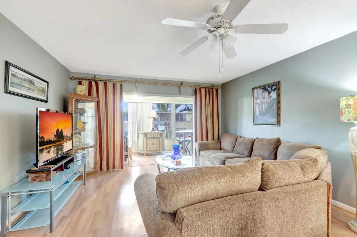 Property Slideshow image 1 of 38 | 1 abbey ln 201, Delray Beach, FL, 33446