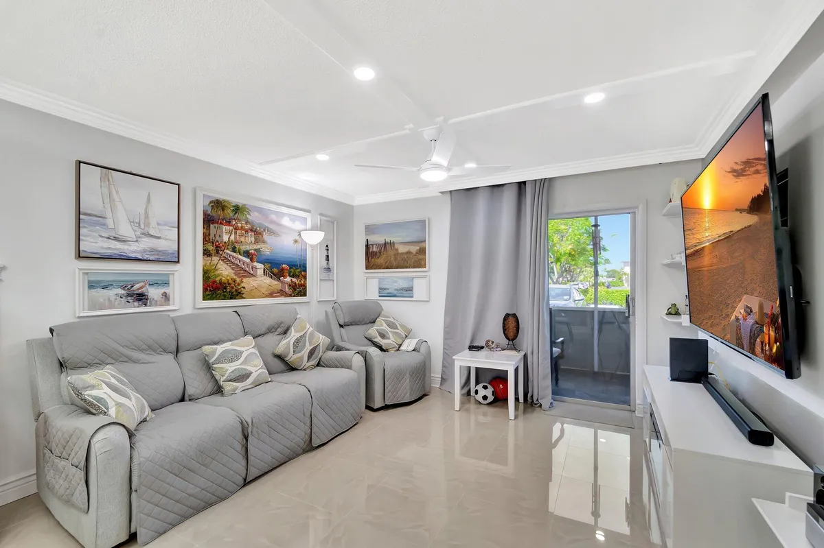 Property Slideshow image 1 of 37 | 2616 garden dr 112, Lake Worth, FL, 33461