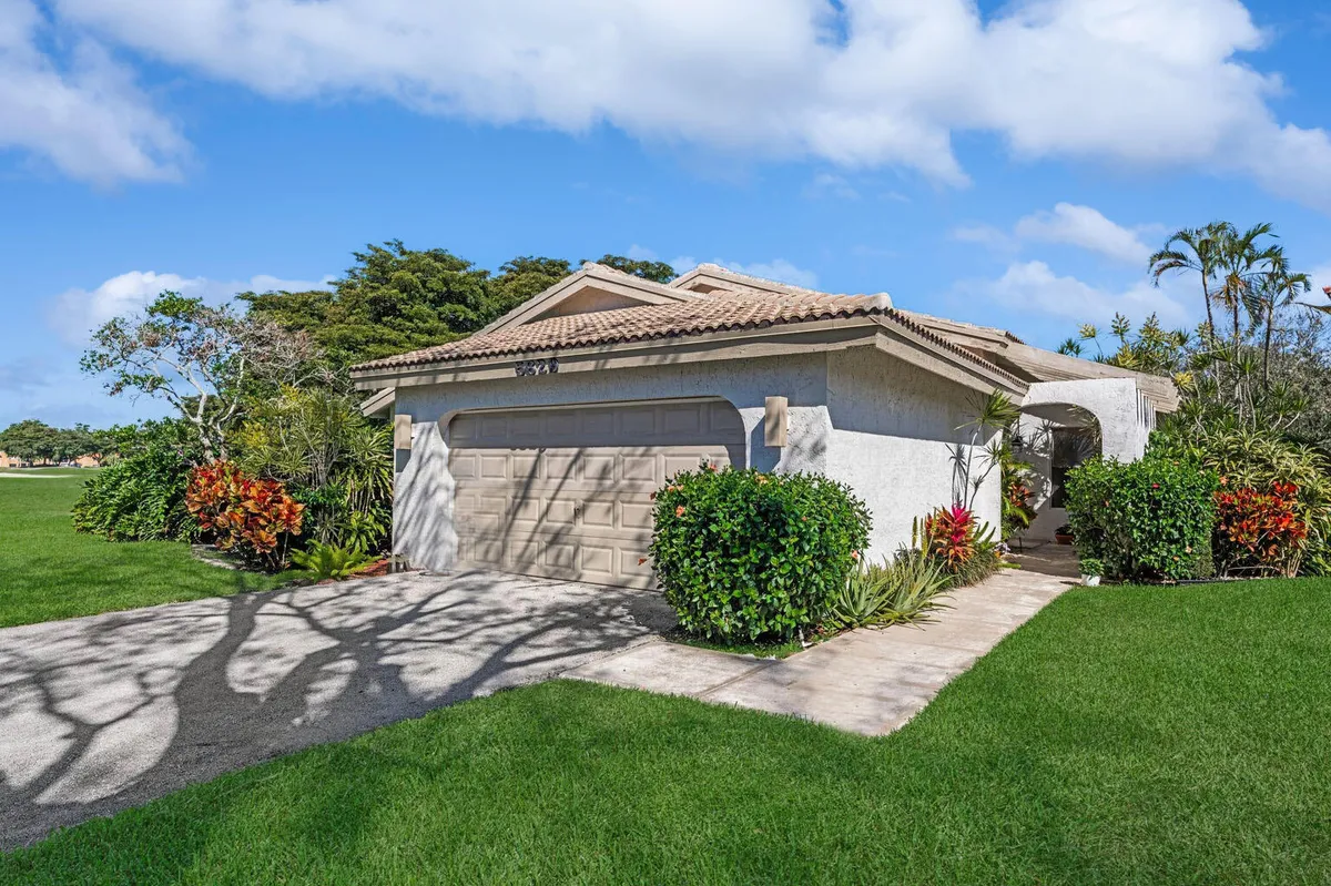 Property Slideshow image 1 of 24 | 5629 lakeview mews ct, Boynton Beach, FL, 33437