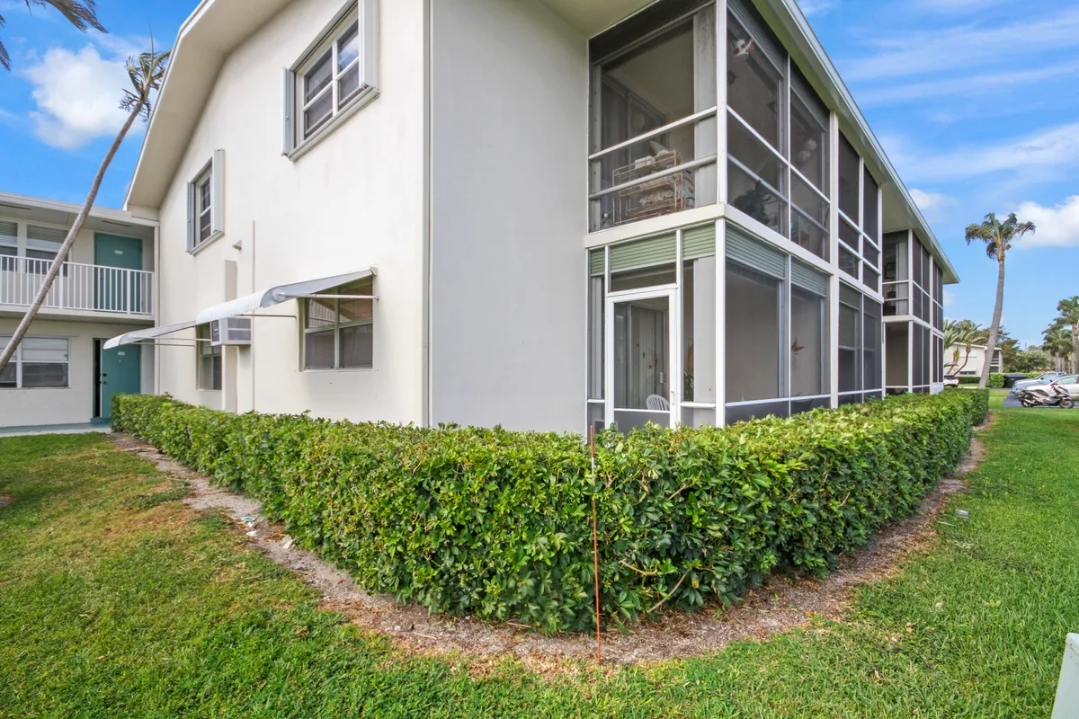 Property Slideshow image 1 of 19 | 560 horizons 108, Boynton Beach, FL, 33435
