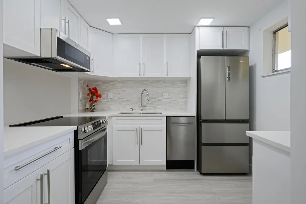 Property Slideshow image 1 of 35 | 2811 garden dr s apt 110, Palm Springs, FL, 33461