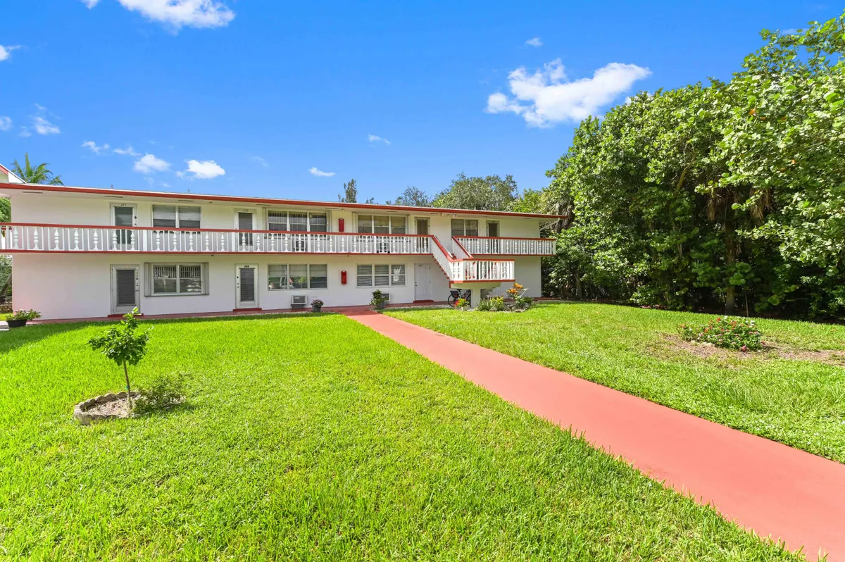Property Slideshow image 1 of 24 | 268 northampton, West Palm Beach, FL, 33417