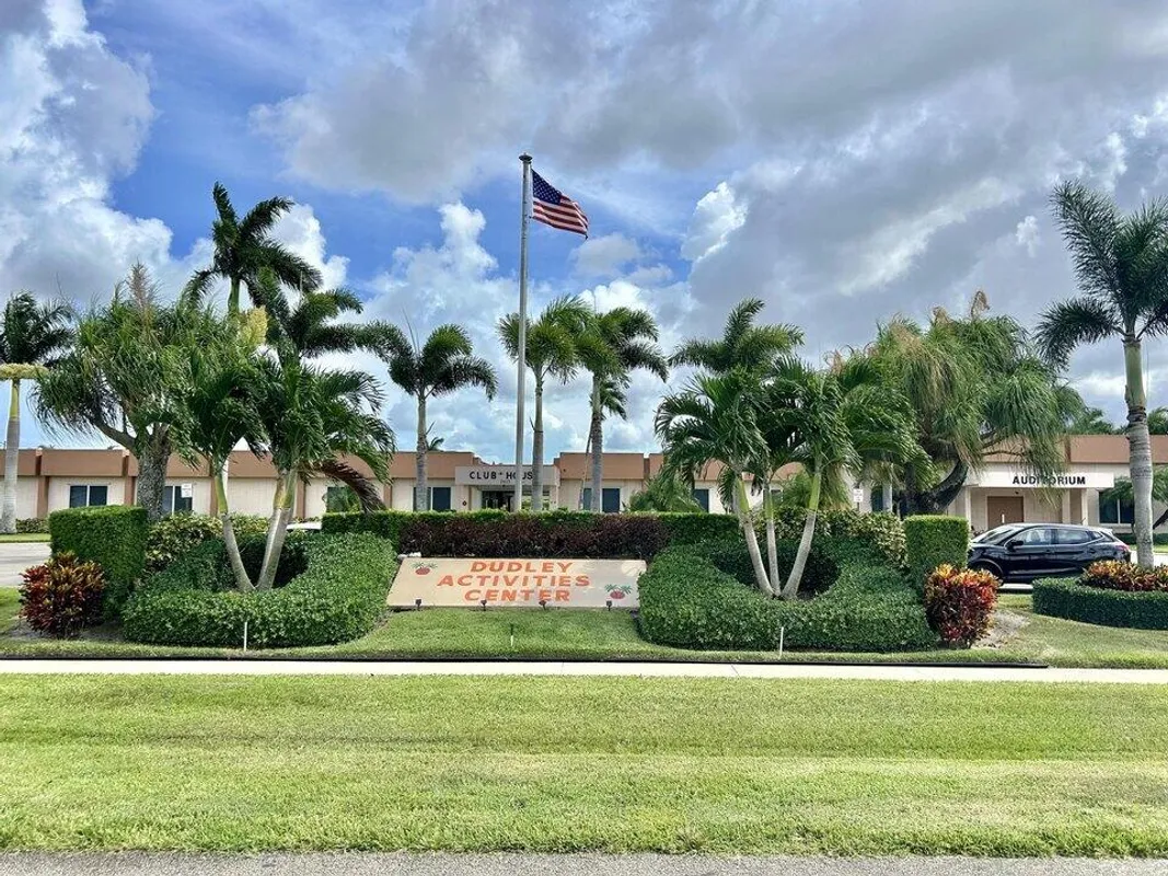 Property Slideshow image 1 of 28 | 2555 dudley dr e, West Palm Beach, FL, 33415