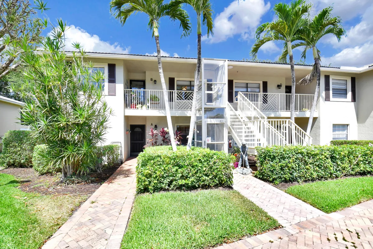 Property Slideshow image 1 of 84 | 15 stratford dr e b, Boynton Beach, FL, 33436