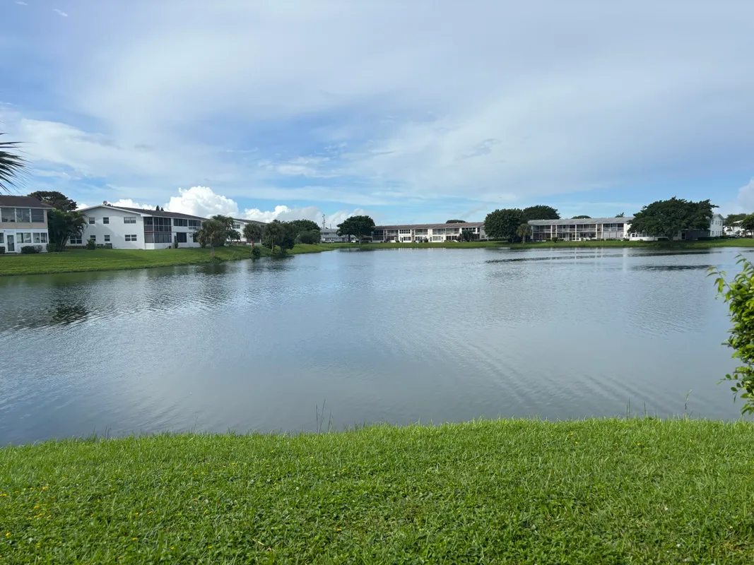 Property Slideshow image 1 of 25 | 254 chatham m, West Palm Beach, FL, 33417
