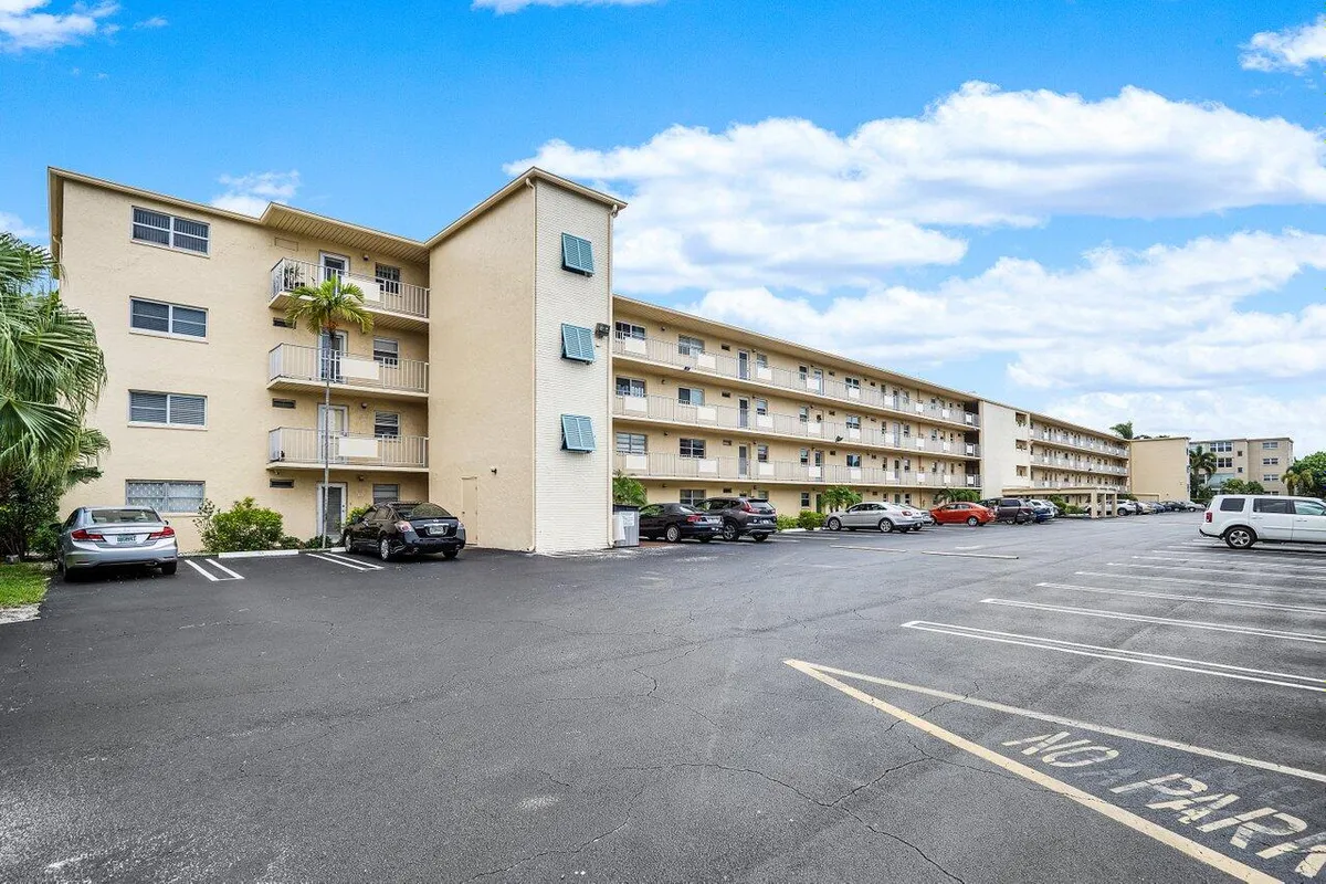 Property Slideshow image 1 of 27 | 2615 ne 3rd ct apt 308, Boynton Beach, FL, 33435