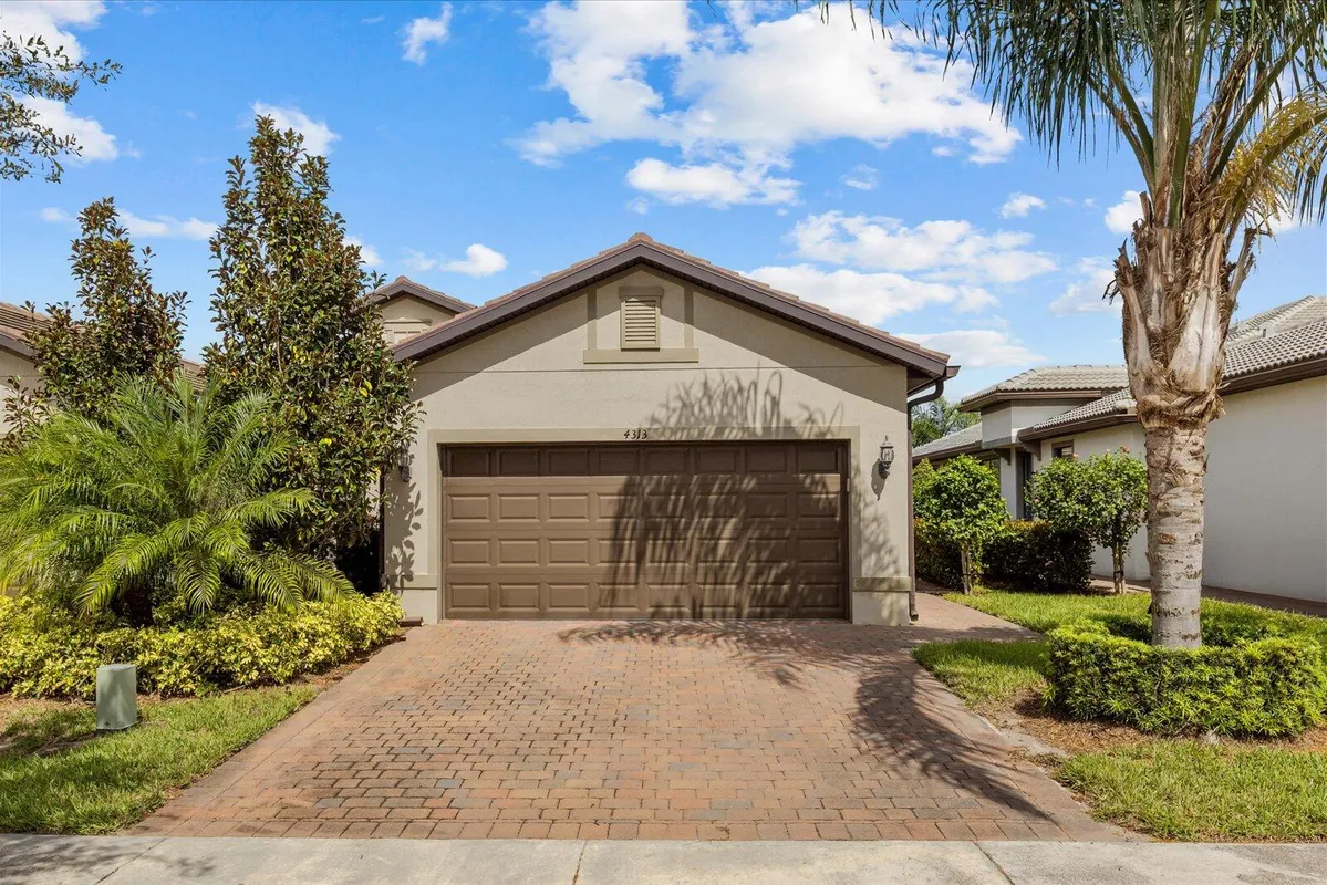 Property Slideshow image 1 of 53 | 4313 beauty leaf cir, Vero Beach, FL, 32967