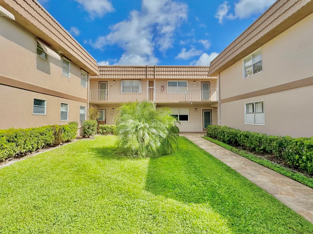 Property Slideshow image 1 of 32 | 43 brittany a, Delray Beach, FL, 33446