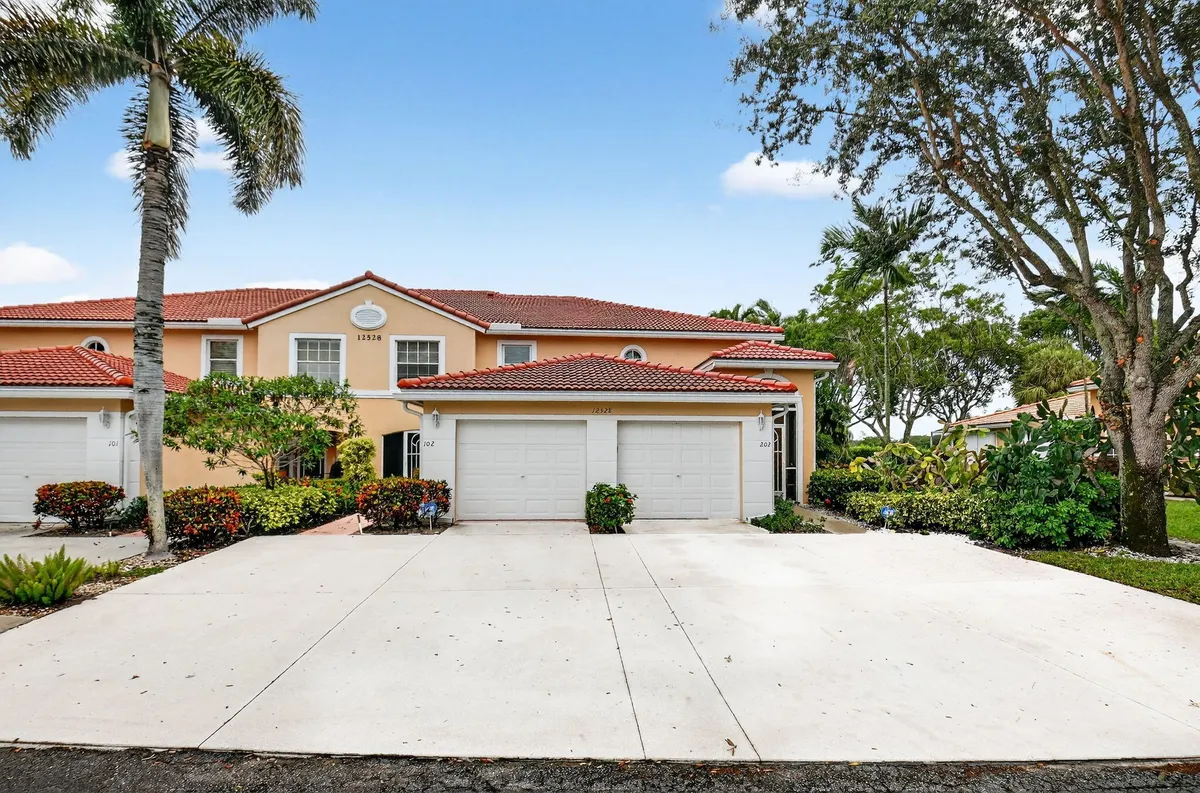 Property Slideshow image 1 of 91 | 12528 crystal pointe dr unit 202, Boynton Beach, FL, 33437