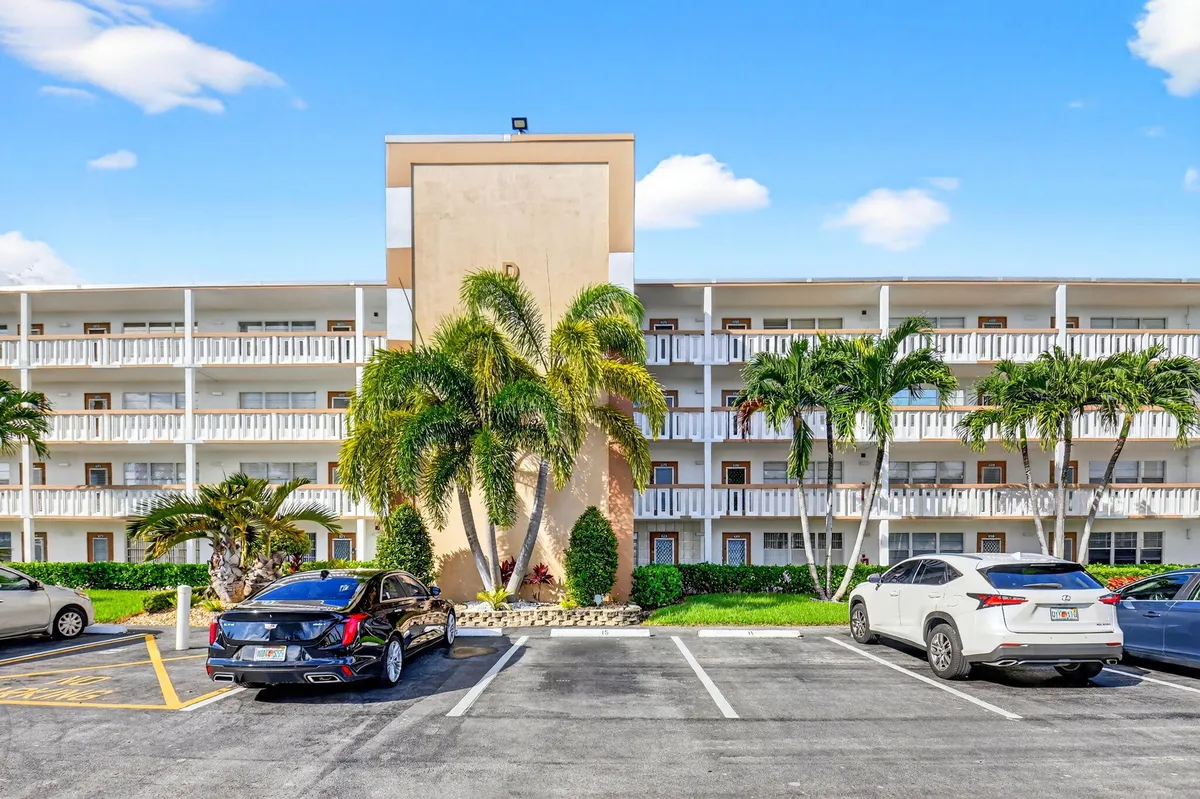 Property Slideshow image 1 of 33 | 1069 cornwall d d, Boca Raton, FL, 33434