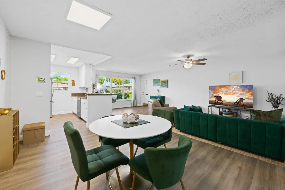 Property Slideshow image 1 of 24 | 1025 south dr b, Delray Beach, FL, 33445