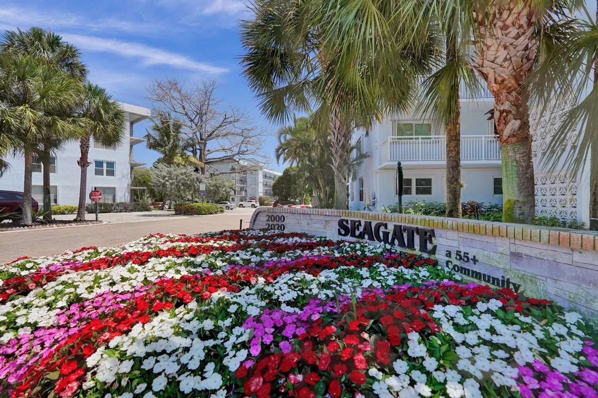 Property Slideshow image 1 of 21 | 2000 s federal hwy apt 307, Boynton Beach, FL, 33435