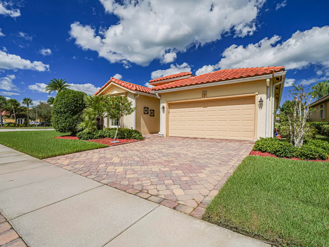 Property Slideshow image 1 of 43 | 6264 thames pl, Vero Beach, FL, 32966