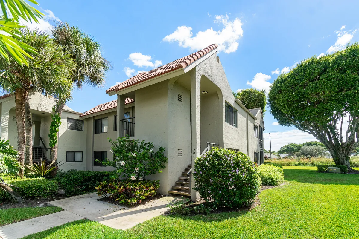 Property Slideshow image 1 of 37 | 5533 fairway park dr apt 204, Boynton Beach, FL, 33437