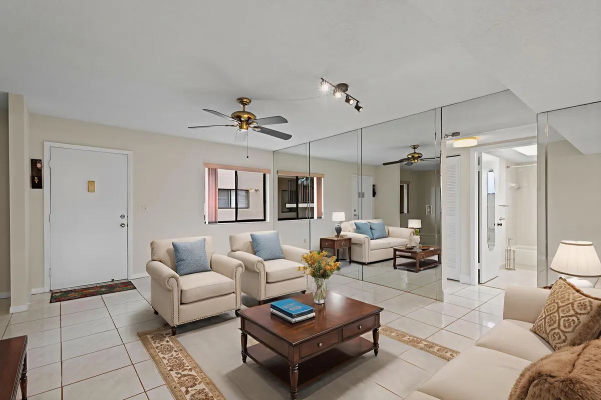 Property Slideshow image 1 of 39 | 5100 las verdes cir 119, Delray Beach, FL, 33484