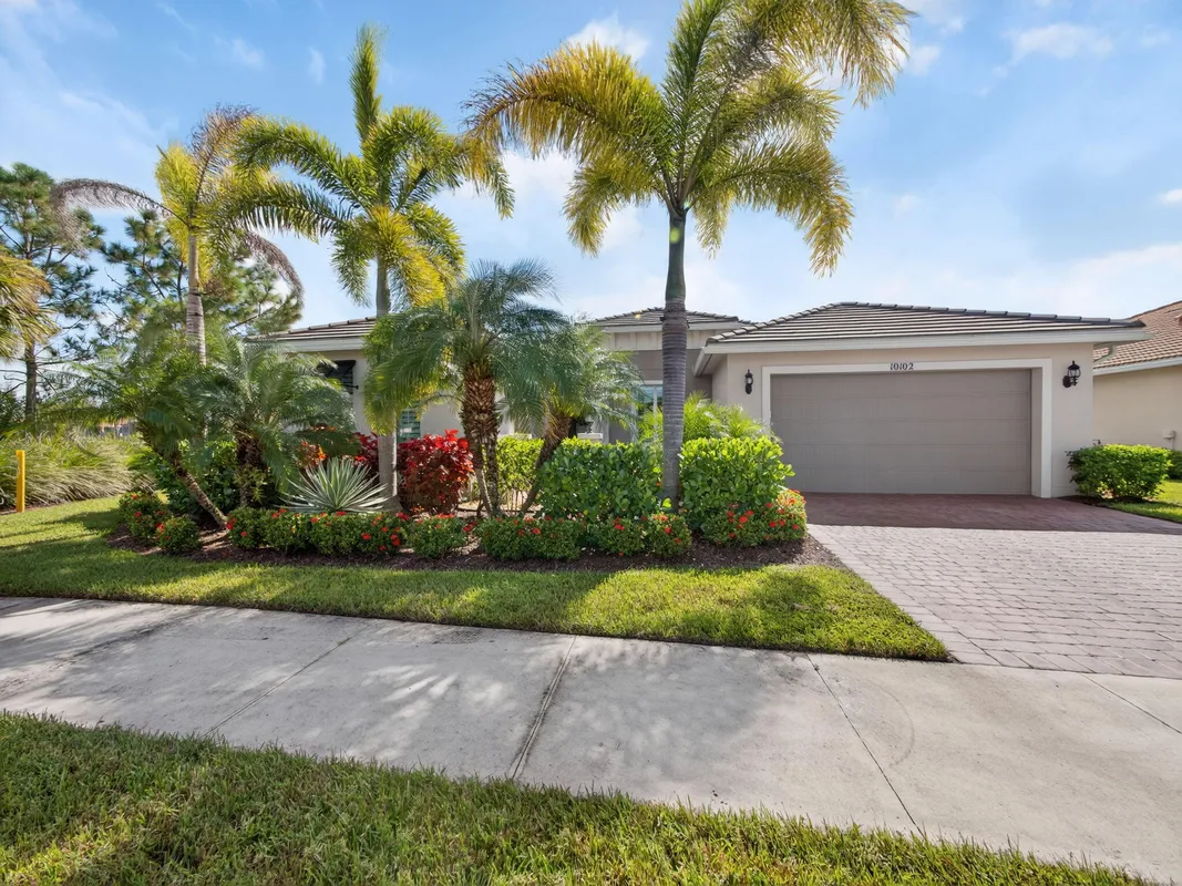 Property Slideshow image 1 of 27 | 10102 sw cypress wood ct, Port Saint Lucie, FL, 34987