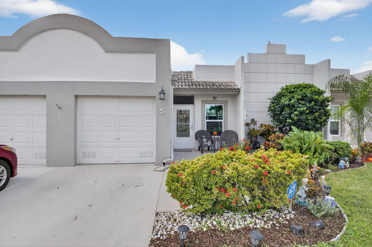 Property Slideshow image 1 of 39 | 9070 tracy ct apt 5, Boca Raton, FL, 33496