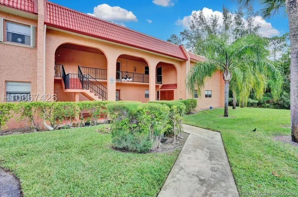 Property Slideshow image 1 of 14 | 235 lake dora dr # 235, West Palm Beach, FL, 33411
