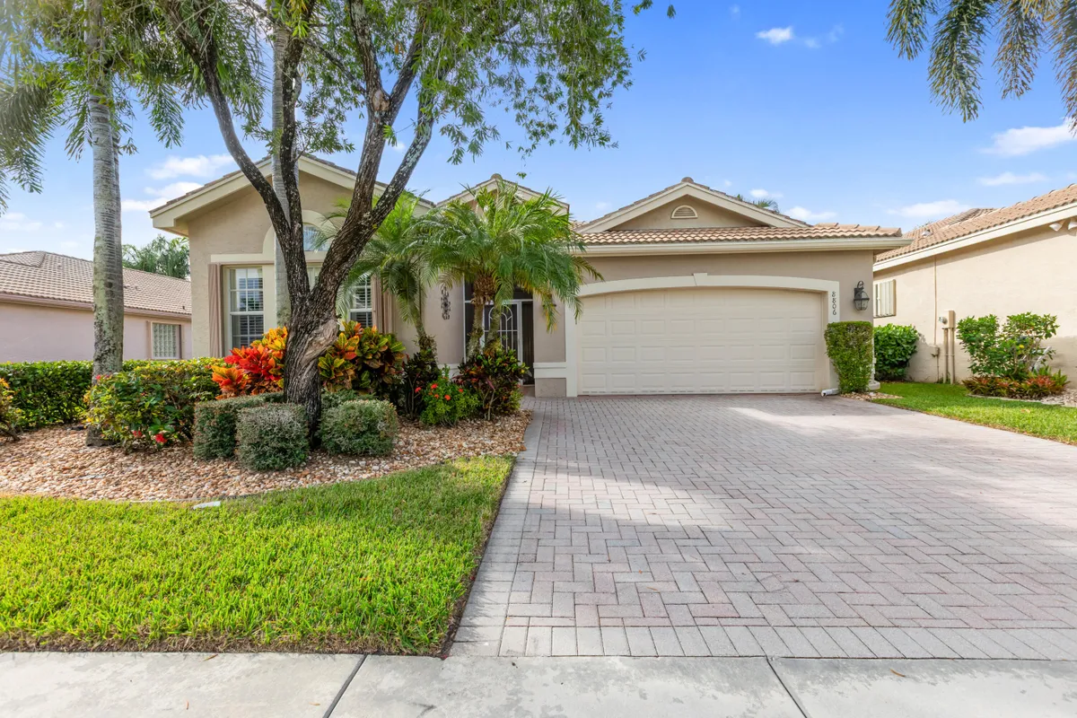Property Slideshow image 1 of 36 | 8806 laguna royale pts, Lake Worth, FL, 33467
