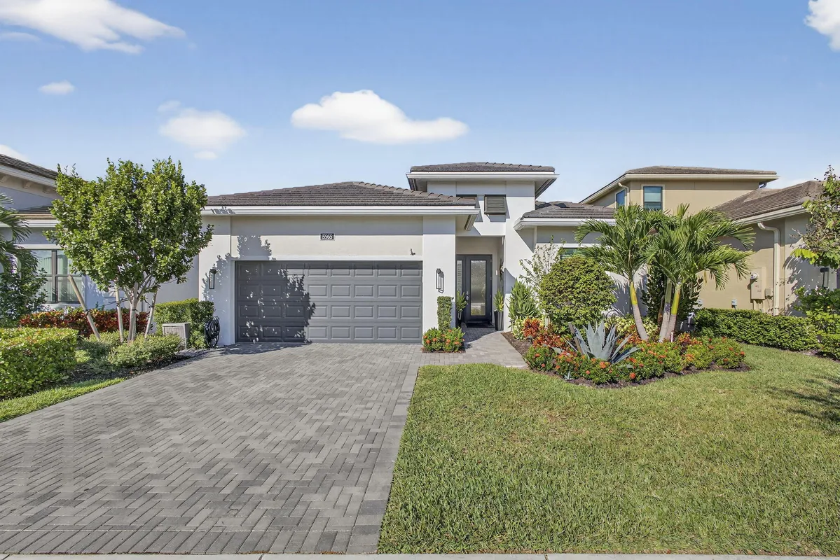 Property Slideshow image 1 of 63 | 5565 sanibel ln, Loxahatchee, FL, 33470