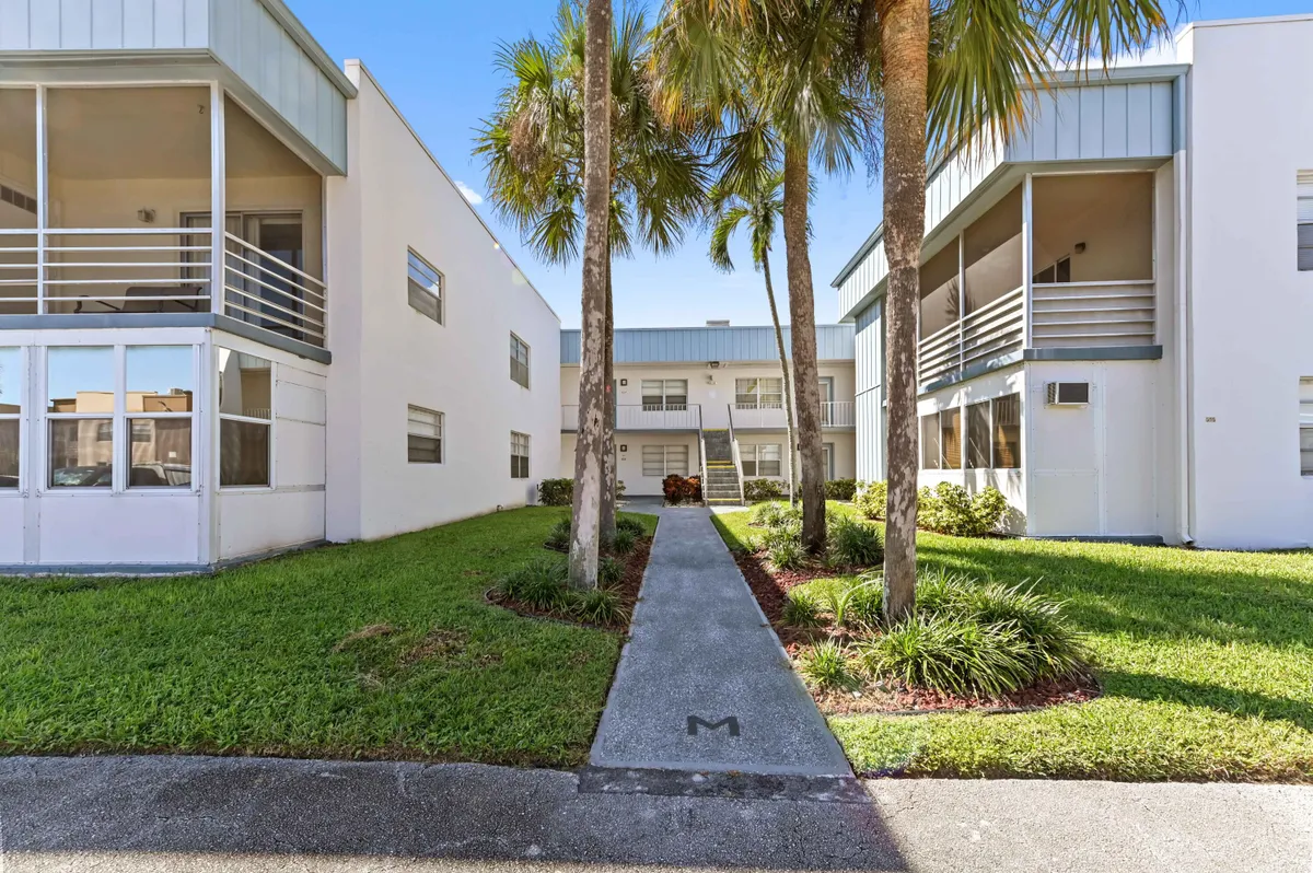 Property Slideshow image 1 of 36 | 616 burgundy m, Delray Beach, FL, 33484