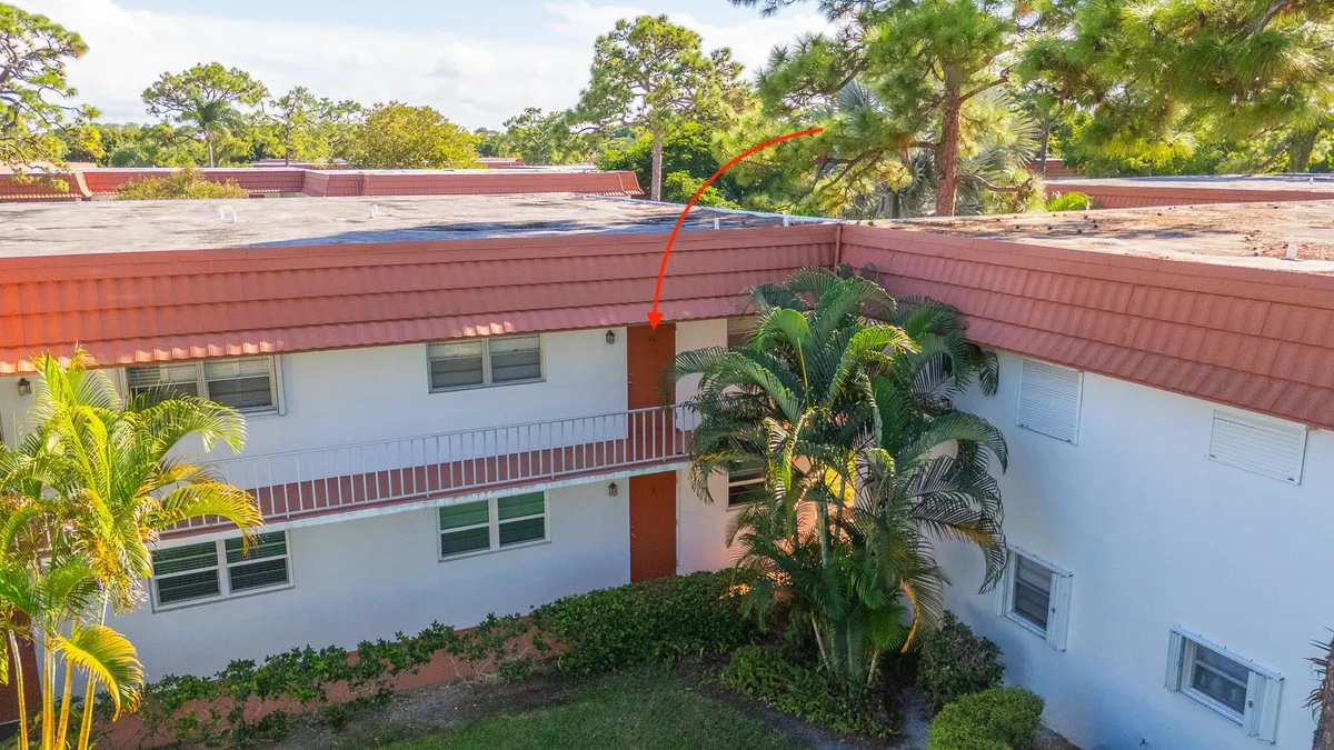 Property Slideshow image 1 of 19 | 2600 se ocean blvd ee14, Stuart, FL, 34996